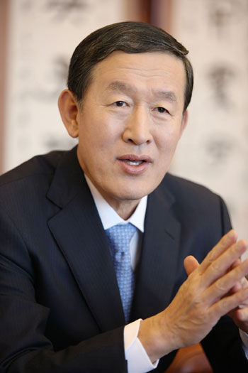 허창수 전경련 회장, 결식아동에 도시락 배달 봉사  