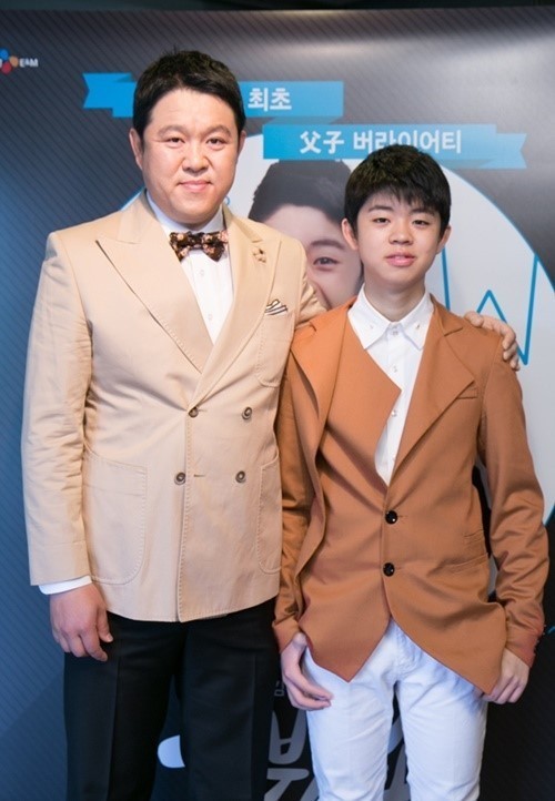 퇴원한 김구라 “가족사 공개로 힘들다”  