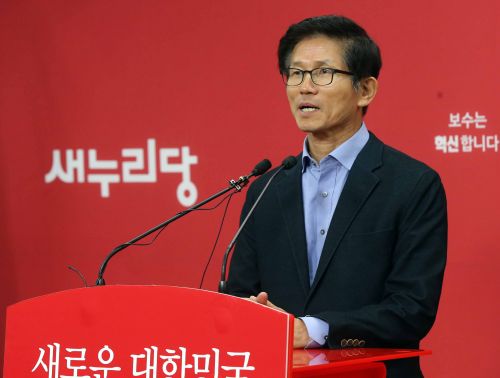 김문수 “헌재, 한번의 결정으로 정치권 암적 존재를 일거에 도려내”  