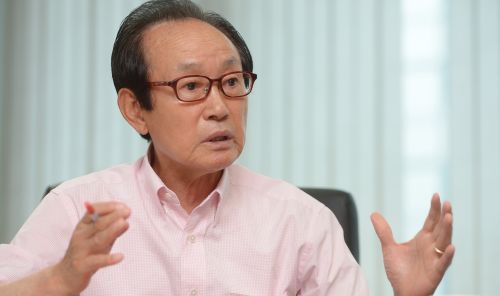 광주비엔날레 신임 이사장에 전윤철 전 감사원장  