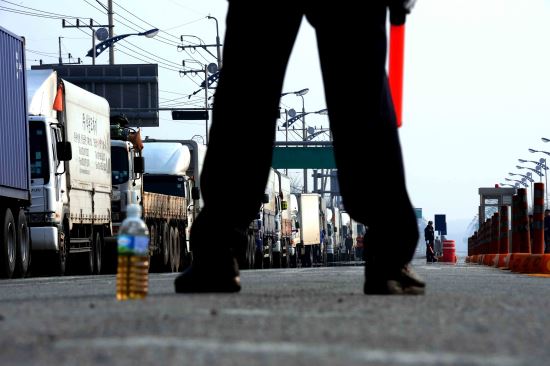  ͳ Ʋ  ٿ  ڸ, ȭ ͳݡ 󿵰 Ȯ   