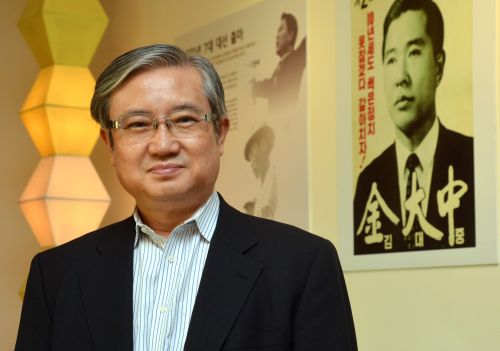 방북 김성재 전 장관 