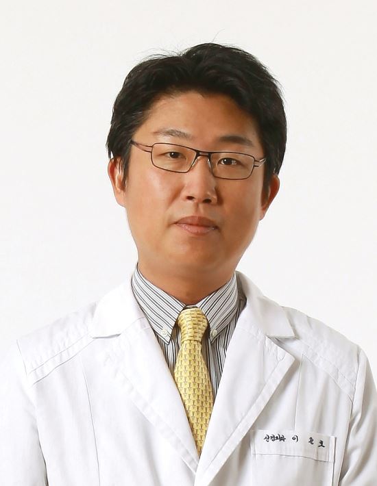 국내 의료진, 내시경 이용한 목디스크 수술 주목… 연구논문 잇따라 국제학술지 게재  