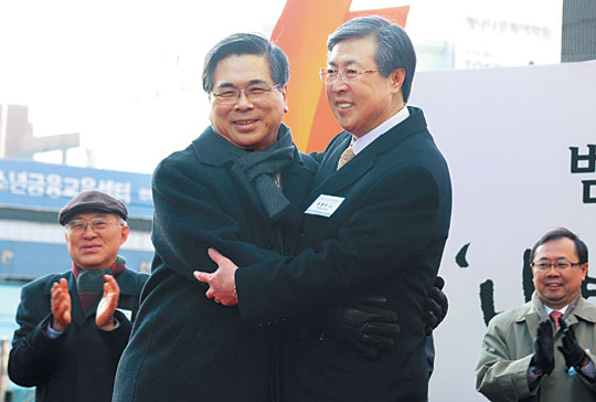 [2014 한국교회 10대 뉴스] 한기총·한교연 리더십 교체와 통합 움직임 기사의 사진