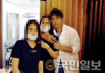 [단독] 의사가 간호조무사와 백허그? 강남 성형외과 사진 추가 공개… 이러고도 간호조무사 책임?  