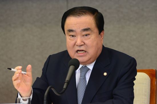 문희상 “문고리 3인방 다 나와라...석고대죄하라”  