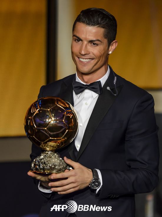 ȣ, FIFA-߷յ 2С ״  ۽Ÿ Ǿ  