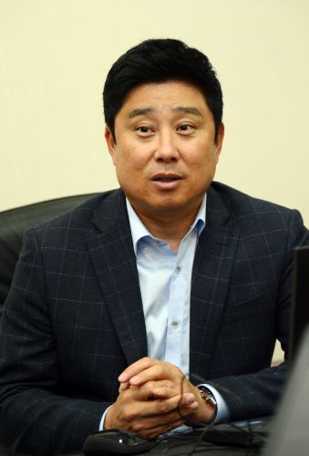 두산 김태형 감독 “1루수 중심타자 발굴하겠다”  