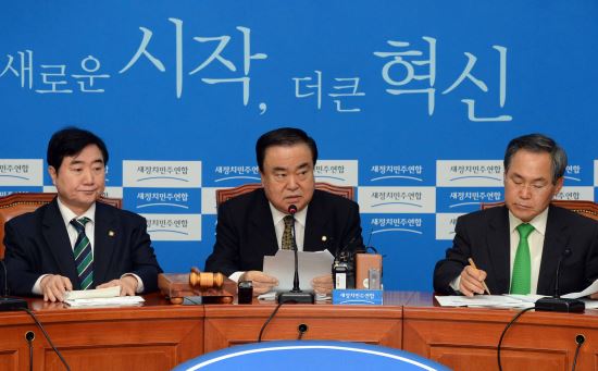 수첩국면 맞아 새정치연합 파상공세...이번엔 정권주도권 잡자  