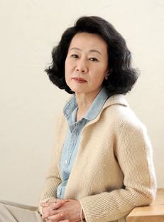 할머니와 손녀 얘기 다룬 영화 ‘계춘할망’ 윤여정과 김고은 캐스팅 확정 3월 크랭크 인  