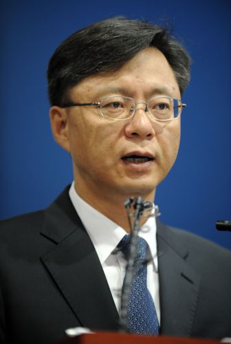 캴     423  
