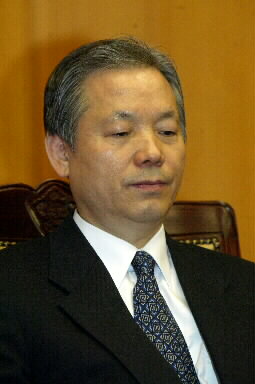 “변호사 언론인 출신 특보단 겸직 허용...이게 말이 됩니까”  
