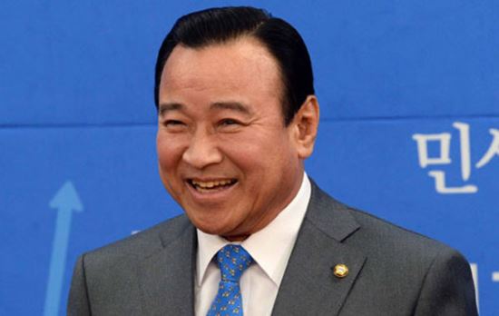 이완구 “철저하게 국민의 입장에서 보겠다…가족문제 설명할 수 있을 것”  