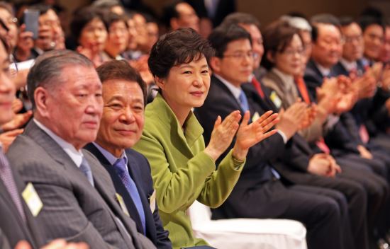 박 대통령, 광주 창조혁신센터 방문...상생의 무등정신 강조  