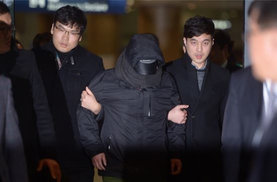 청와대 협박범 ‘일베 손모양’ 인증 의혹  