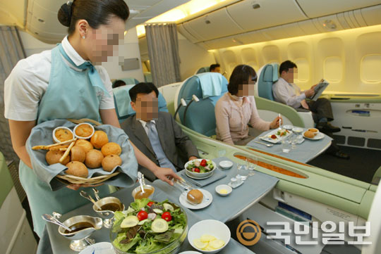 대한항공, 여승무원 키 제한 없애  
