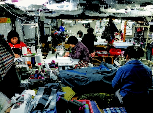 40년 시간이 봉합된 창신동 이야기…다큐멘터리 작가 엄상빈 사진집 펴내  