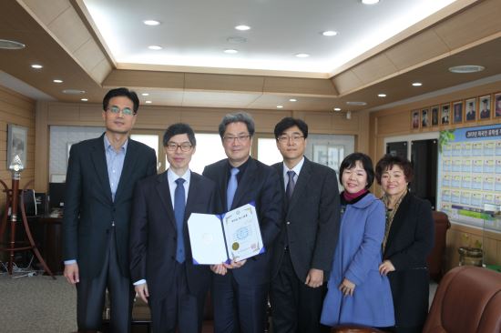 송도제일교회,고신대에 장학금 기탁  