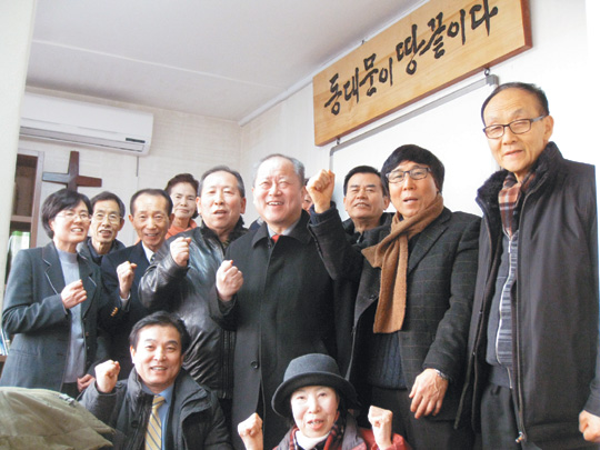 빮     ŵ 80  λ 2  