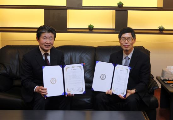수영로교회,고신대에 발전기금 5000만원 전달  