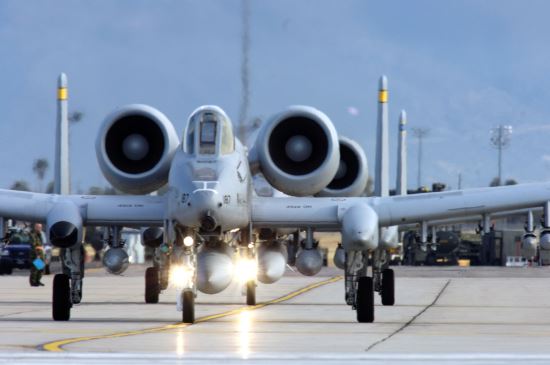 [躴 ƯĿ ] IS   ũų 'A-10 Ʈ' ǻ츮  