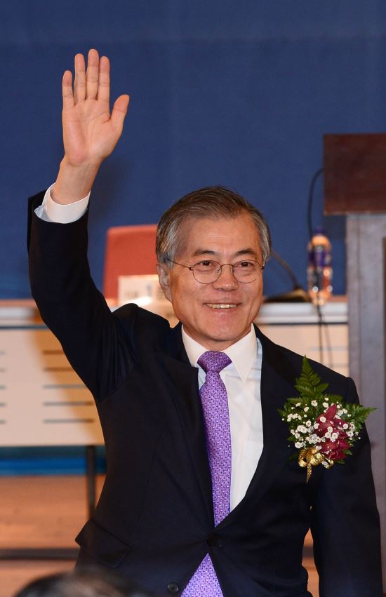 주말 광주 찾은 문재인...15일은 칩거  
