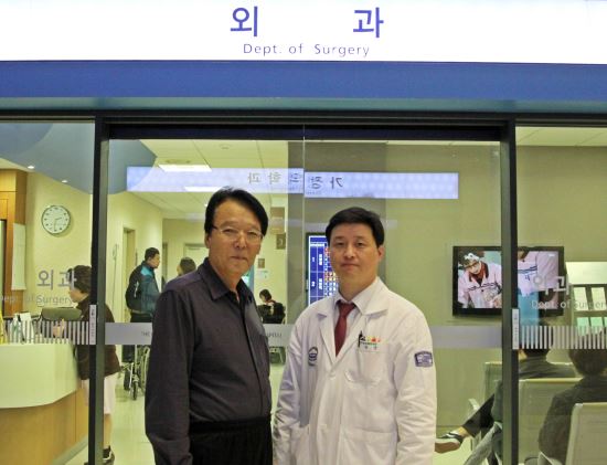 하마터먼 큰일 날뻔...일본인들 태운 버스 기사 '복부 대동맥 터지는 고통'에도 기지 발휘 '무사'  