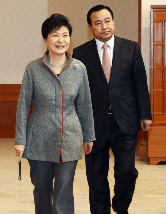 이완구 총리,박 대통령과 독대...국무회의 뒤 각료 제청권 행사  