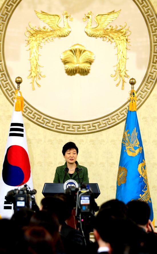 ڱ 츮 ȣڿ û ִ١...ͼӿ  ִ Ρ  