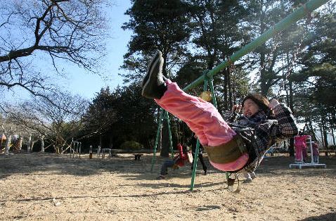 학교 앞 '바바리맨' 더 이상 안봐준다… 경찰 구속수사 등 강력한 처벌 강조  