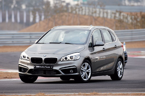 BMW, ù     Ƽ    