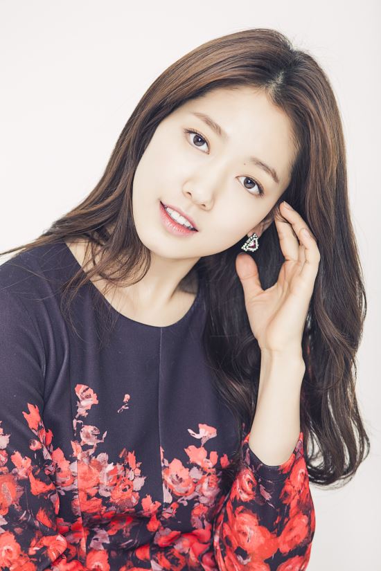 한류스타 박신혜, 中 TV 생방송서 황샤오밍과 듀엣  