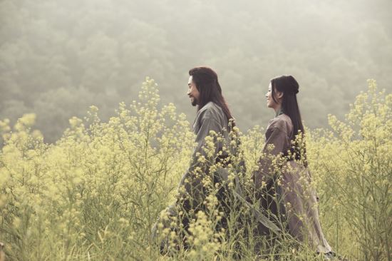 <순수의 시대> 신하균-강한나의 케미 폭발 커플 스틸 공개  