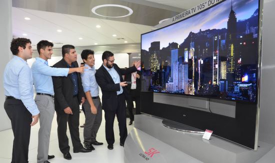 LG전자 ‘초고화질 TV’로 브라질 프리미엄 시장 공략  