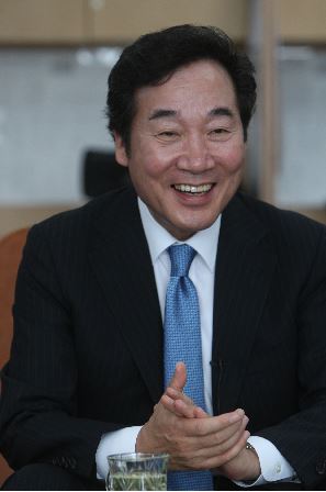 이낙연 ˝KTX 호남선 요금 비싸고 증편 시급… 정부 배려있어야˝  