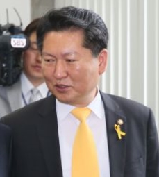 정청래 “경남 주민들이 홍준표 지사 주민소환 대상감이라고 얘기하더라”  
