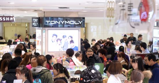 환율 상승 따라 면세점 달러표시 가격 평균 3% 인하된다  