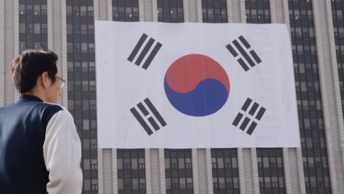 모든 군인 군복에 태극기 단다  