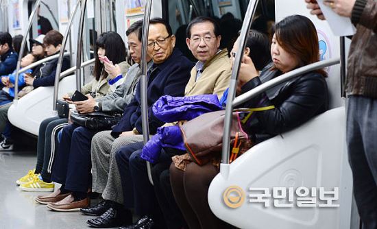 지하철 9호선 현장의 박원순 시장  