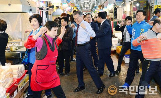 전통시장 상인들과 체조를  