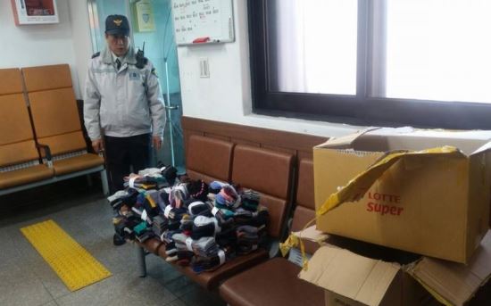 [교회누나의 천국 이야기 8] 오른손이 한일 왼손도 모르게… 홍제동 어머님의 노숙인 ‘섬김’  