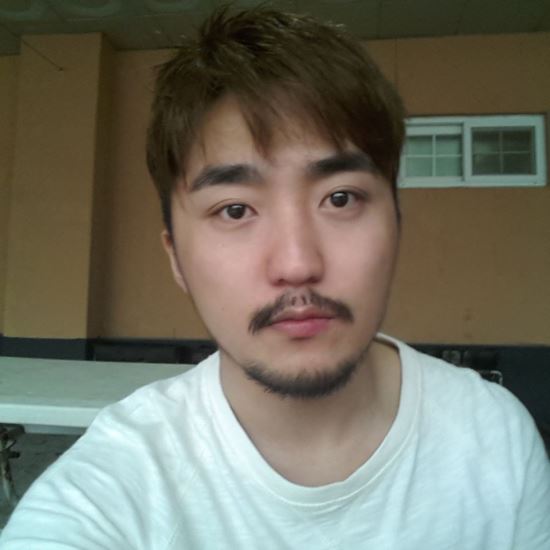 “노안의 비결은 수염이구나” 유병재, 털 없는 과거사진 공개  