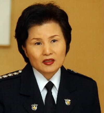 “성매매 특별법은 위헌”… ‘미아리 포청천’  헌재에 나온다  