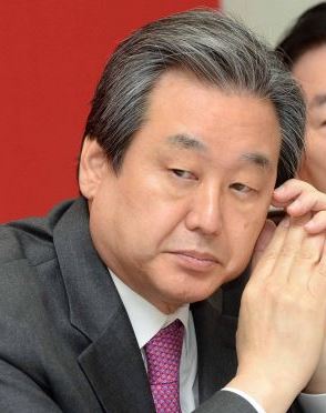 蹫 