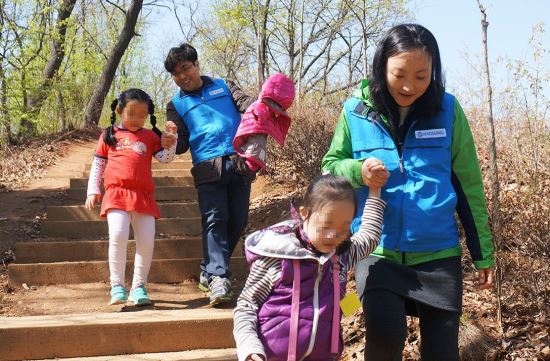 효성 중공업PG, 정신지체장애 학생들과 9년간 '따뜻한 동행'  