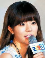 써니 “여기도 저기도 다 커플”… 유리 열애설 겨냥?  