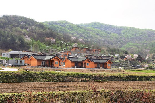[살기 좋은 명품마을을 가다] (4) 국내 유일 아토피 자연치유마을 충남 금산군 상곡마을 기사의 사진