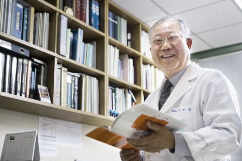 [성명서 전문] ‘금연전도사’ 박재갑 교수, 담배판매 위헌소송 기각한 헌재 비난 성명 발표  