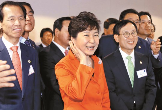 [포토] 朴 대통령, 강원 창조경제혁신센터 방문  