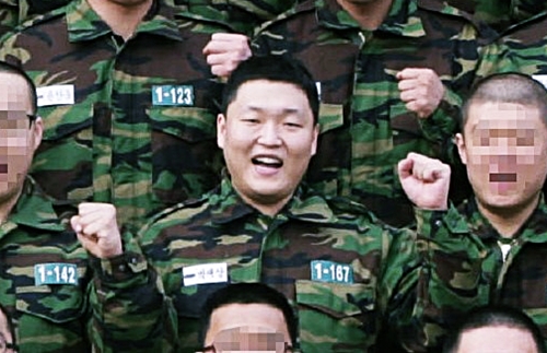 “싸이, 총기난사 예비군 훈련장에 있었다”… 사건발생 20분 전에 퇴소  